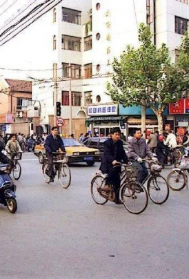 ����Ƭ��90���ĩ���Ϻ��־��������Ļ���