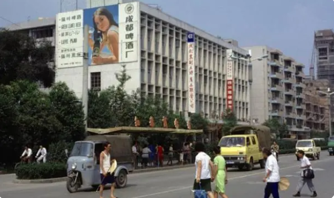 һ����������80����ɶ�����Ƭ