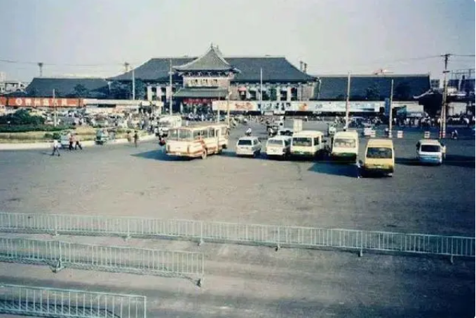 һ��80����ĺ�������Ƭ����û�й�����Ļ���